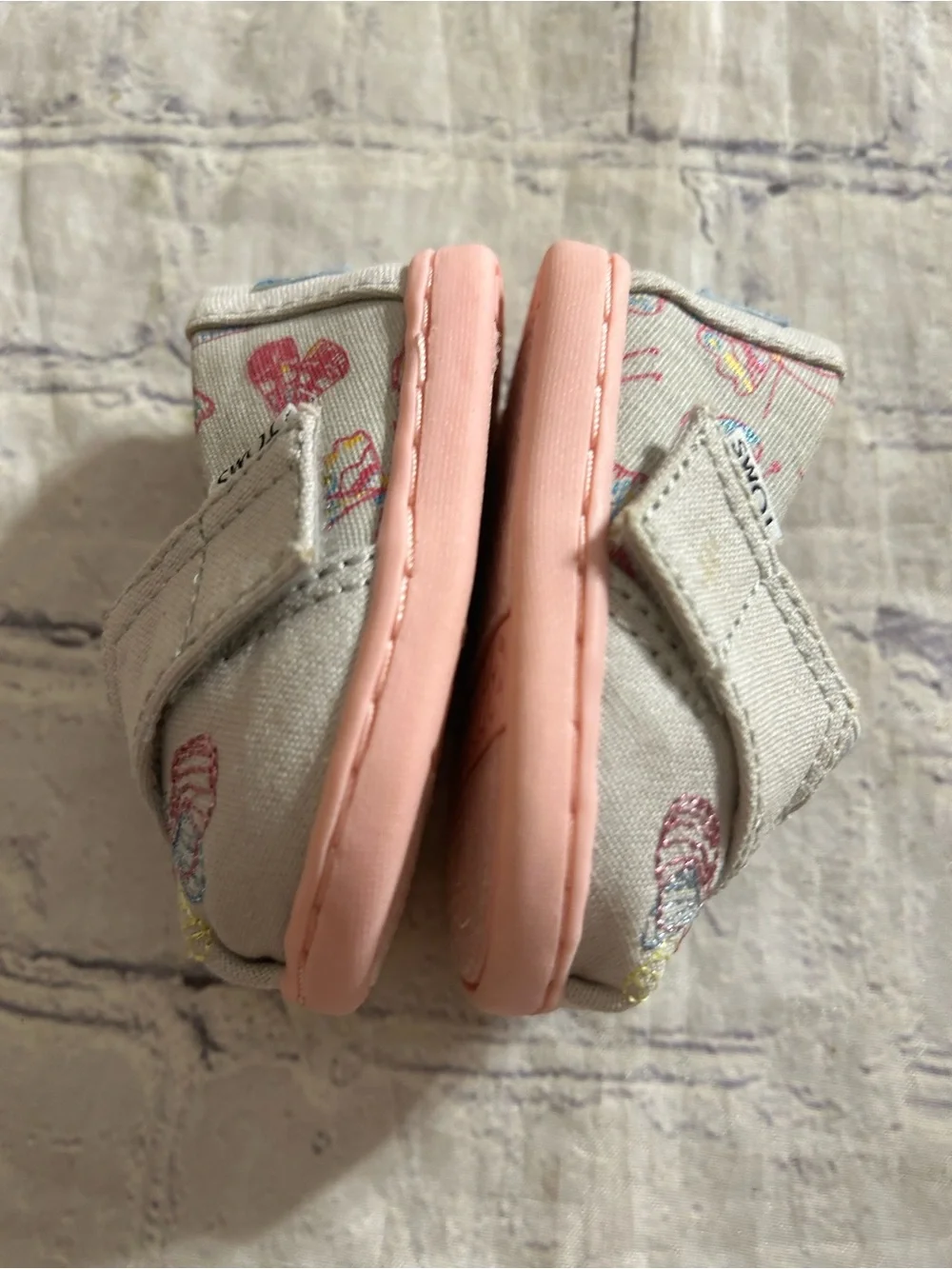 TOMS ALPARGATA SLIPON BABY LIGHT GREY BUTTERFLIES PINK BOTTOMS SIZE T2